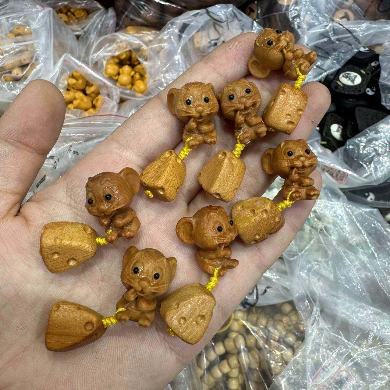 新品檀木老鼠杰瑞奶酪文玩配件一手包邮新品卡通,饰品/流行首饰/时尚饰品新,其他DIY饰品配件,淘宝优惠券,粉丝福利购,淘宝优惠卷