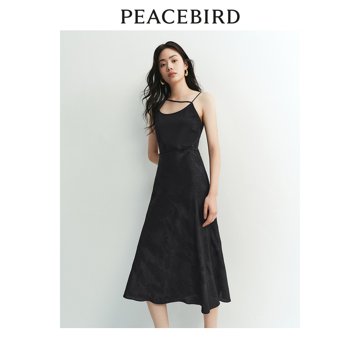 提花长裙太平鸟女装吊带连衣裙