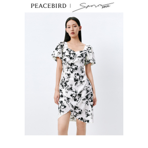 太平鸟女装夏季品质时尚优雅印花方领泡泡袖连衣裙A1FAD2C01