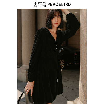 太平鸟女装2025冬季新款细闪丝绒连衣裙A1FAE4609J9