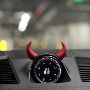 适用保时捷罗盘恶魔小牛角汽车出风口仪表盘摆件创意装饰改装车贴