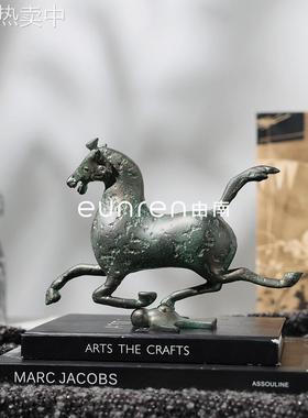 中古风马踏飞燕青铜器色家居装饰礼品仿古摆件工艺书房酒柜装饰品