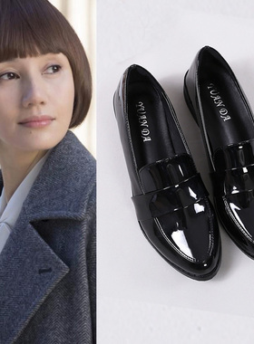 港风2025春季新款黑色平底小皮鞋女英伦风上班职业工作漆皮乐福鞋