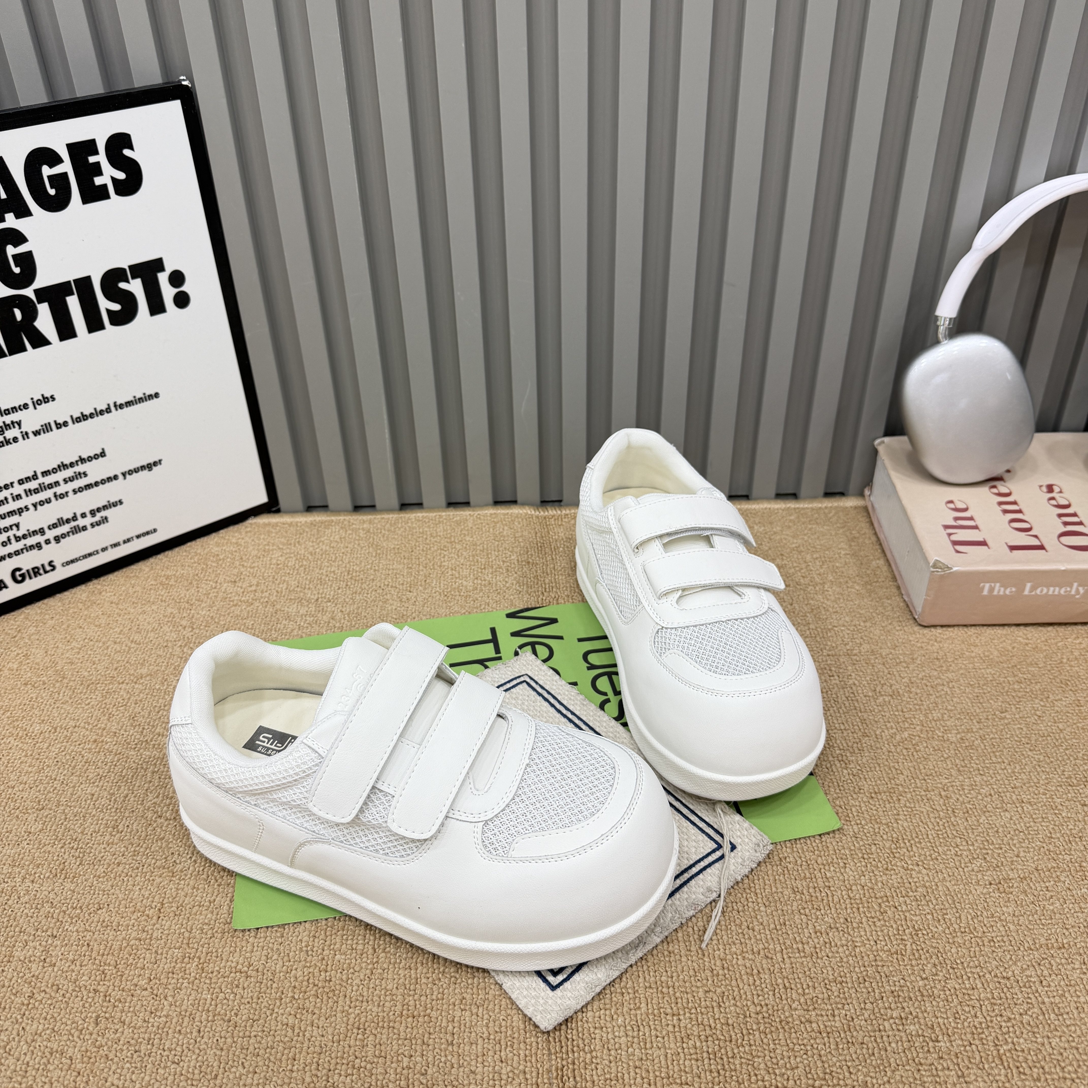 2026新款真皮网布小白鞋厚底魔术贴透气休闲运动板鞋丑萌鞋女洋气