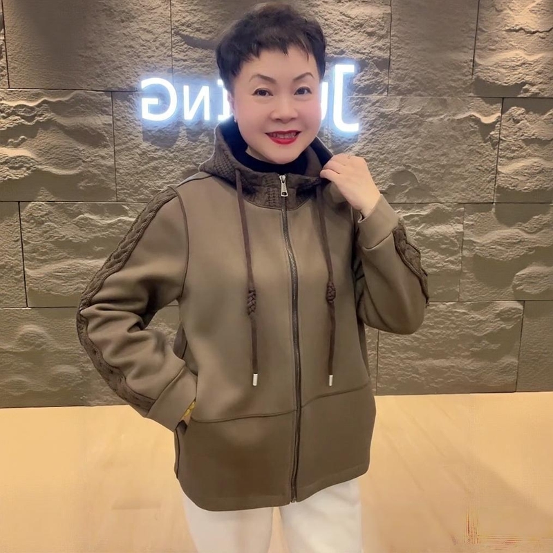 秋冬新款时尚连帽外套女织帽大衣