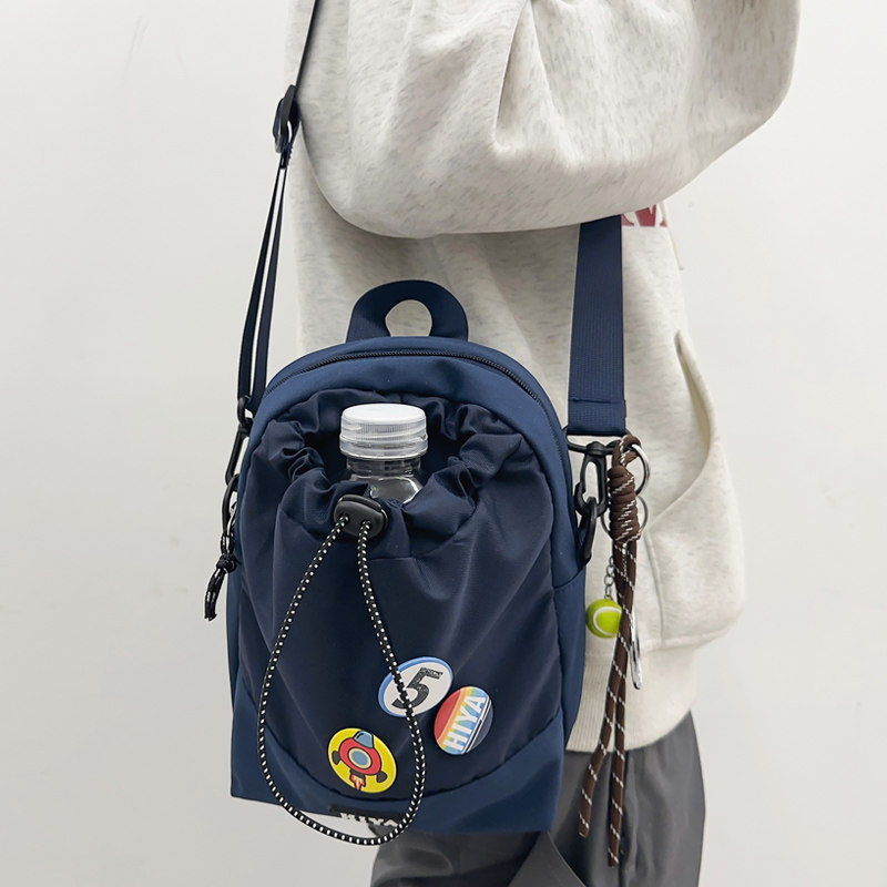 单肩包女骑行登山小挎包户外轻便防水手机包潮斜挎包男水壶包遛娃