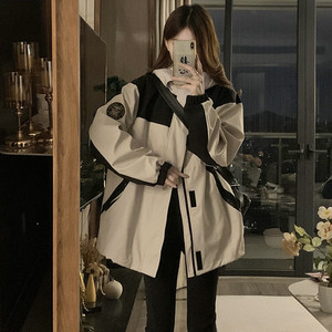 美式情侣冲锋衣外套女2023秋季新款潮牌宽松休闲连帽风衣工装夹克
