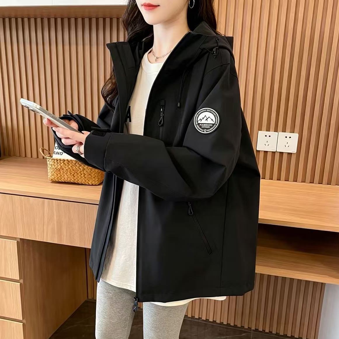 冲锋衣外套女秋冬三合一可拆卸内胆两件套宽松大码情侣户外登山服