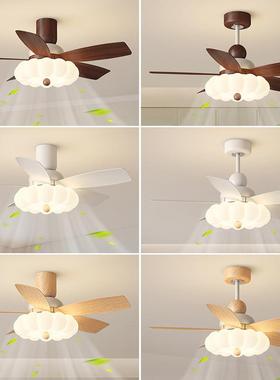 A medieval walnut-pumped pumpkin-clothing electric fan lamp