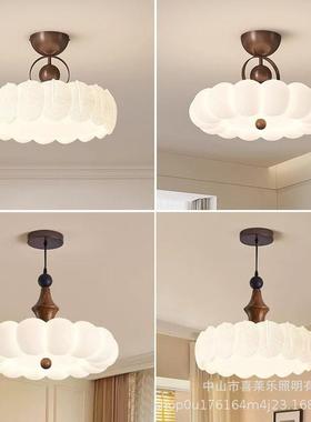 The French medium-winded bedroom chandelier with a pan-spect
