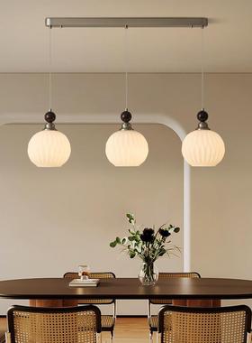 The chandeliers at the Cream Wind Restaurant have an advance