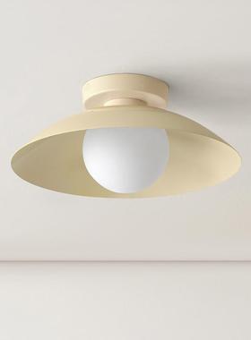 The balconies suck the old cream wind in the balconies and t