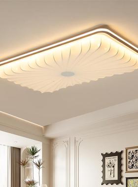 The living room snorts the headlights of a brand-new contemp