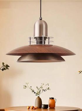 Its a neutron flier with a chandelier with a chandelier pH