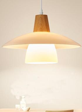 The Danish Jianyos Fried Disco chandelier and the creative