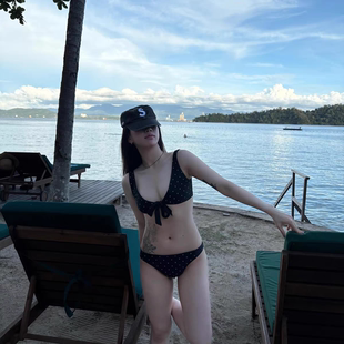 辣妹风黑色波点绑带比基尼泳衣女海边温泉度假性感超显白绝美泳装