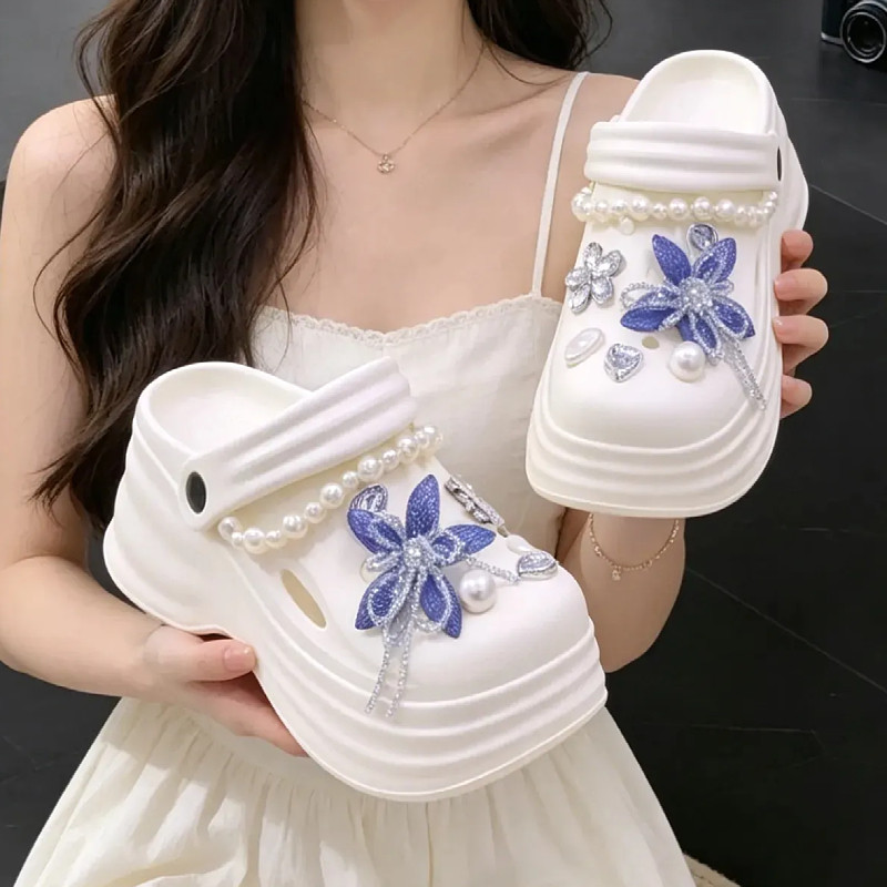 【蓝星花语】夏季新款韩系甜美串珠花朵洞洞鞋女生时尚包头凉拖鞋