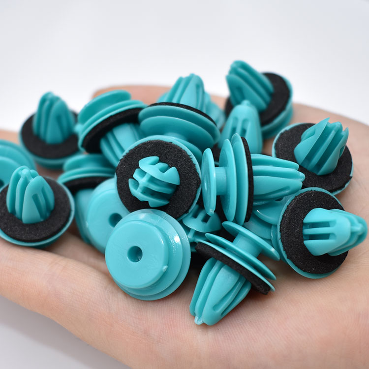 适配新轩逸骐达逍客启辰锐骐皮卡车汽车内衬门板卡扣车门里卡钉扣