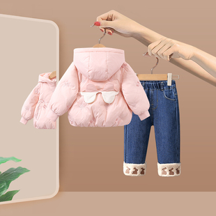 女童套装秋冬季2025新款宝宝冬装连帽外套牛仔裤儿童羽绒服两件套