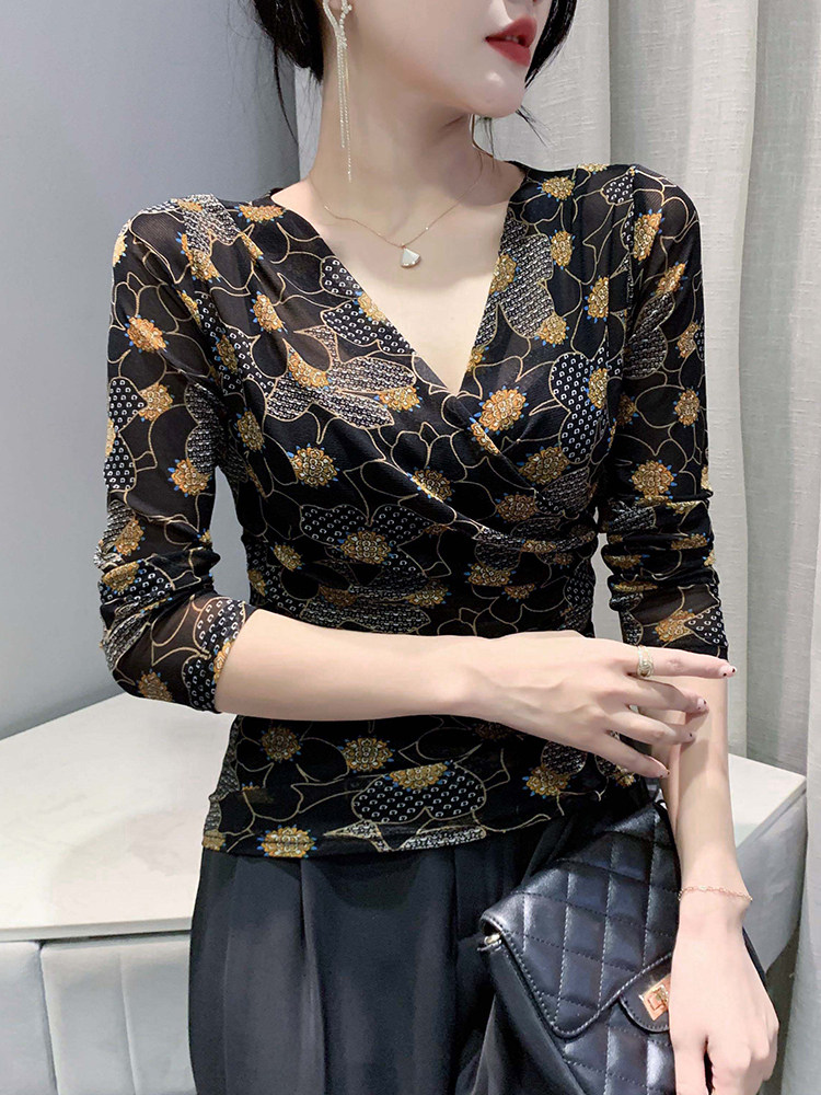 유럽 ??여성 패션 프린트 V 넥 티셔츠 여성 긴팔 봄 가을 새로운 스타일 섹시한 메쉬 바닥 셔츠 탑