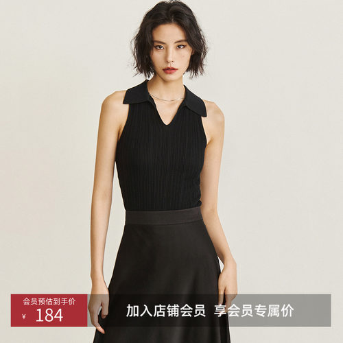 复古挖肩的设计，修饰身型丰富层次造型。