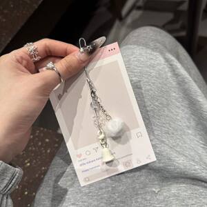 原创简约ins风冬日毛球雪花铃铛小挂件短款ccd相机本卡装饰小礼品