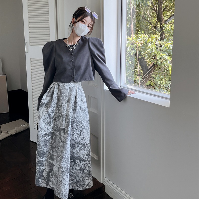 MTHE  春季极简复古设计感短袖外套印花a字半身裙两件套 女款