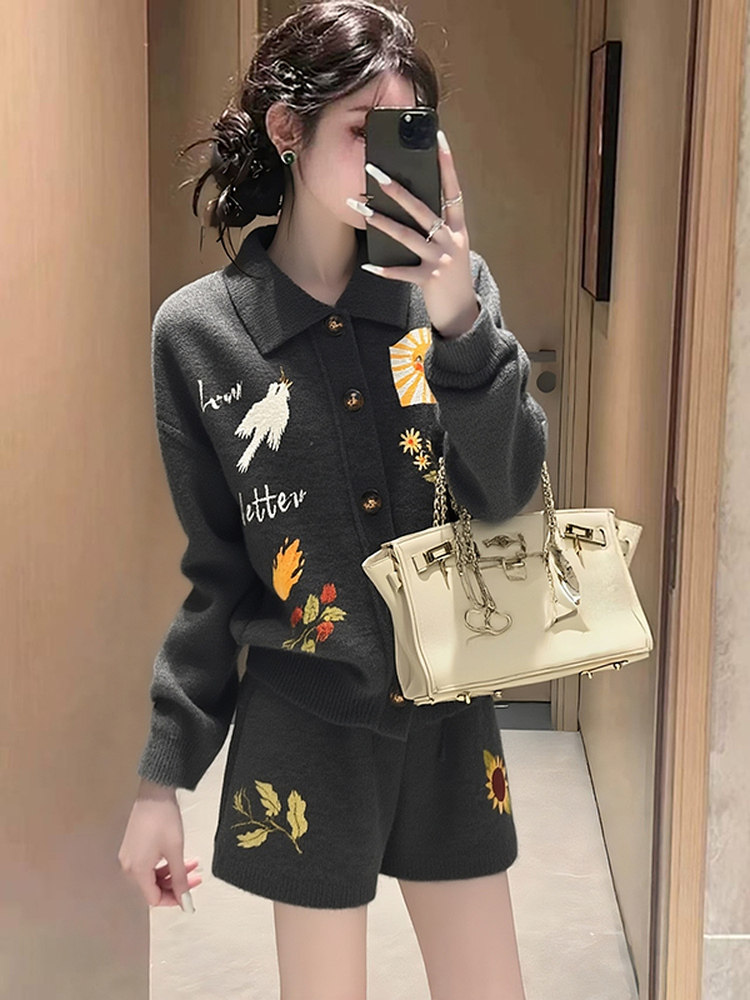 灰色针织套装女2025年新款早秋休闲穿搭一整套提花上衣裤子两件套