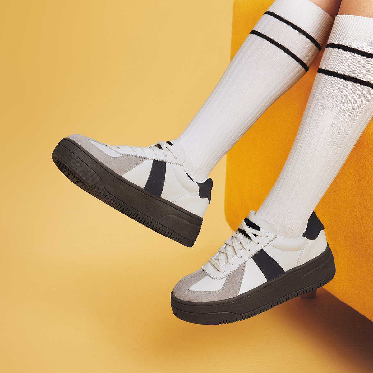 李宁奶酪2.0-德训女子复古舒适减震回弹运动休闲鞋AGCU534