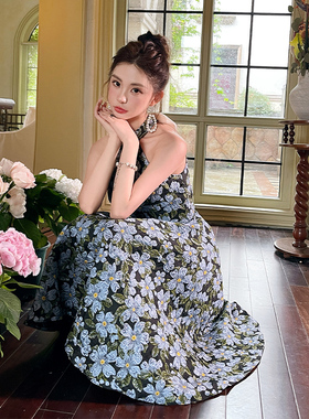 蓝色小晚礼服女高级感高端轻奢小众生日洋装挂脖连衣裙平时可穿夏