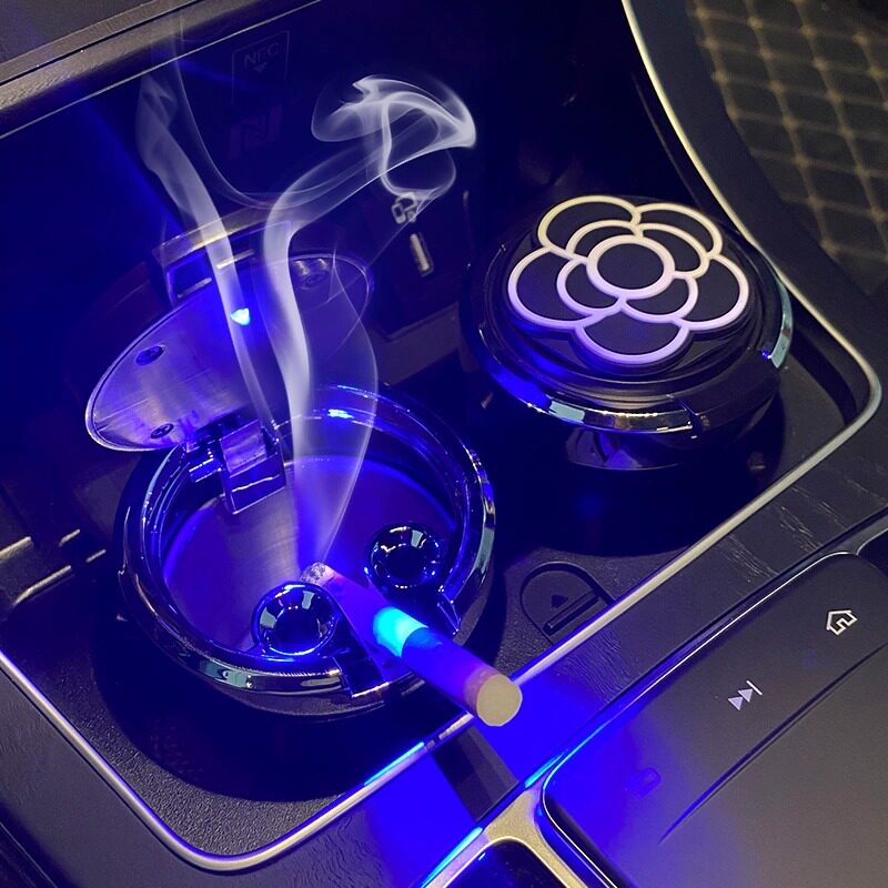高端车载烟灰缸个性车内创意多功能烟灰缸带盖子车用装饰汽车用品