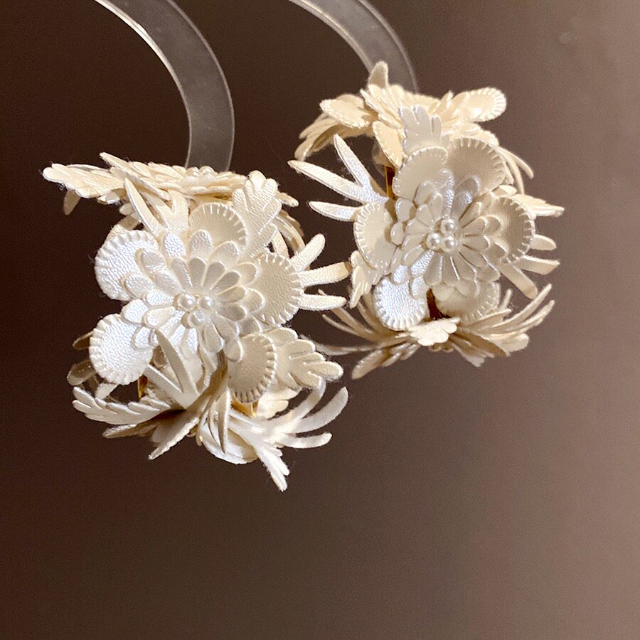 复古夸张白色花朵耳圈女独特漂亮耳钉高级感轻奢耳环72