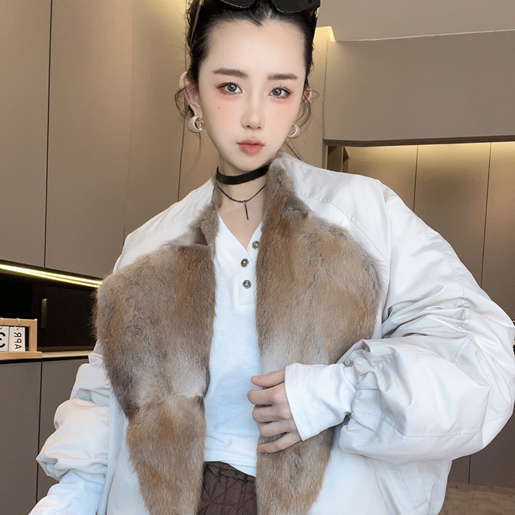 青根貂毛领鹅绒羽绒服女2025秋冬新款欧洲站短款保暖外套长袖上衣