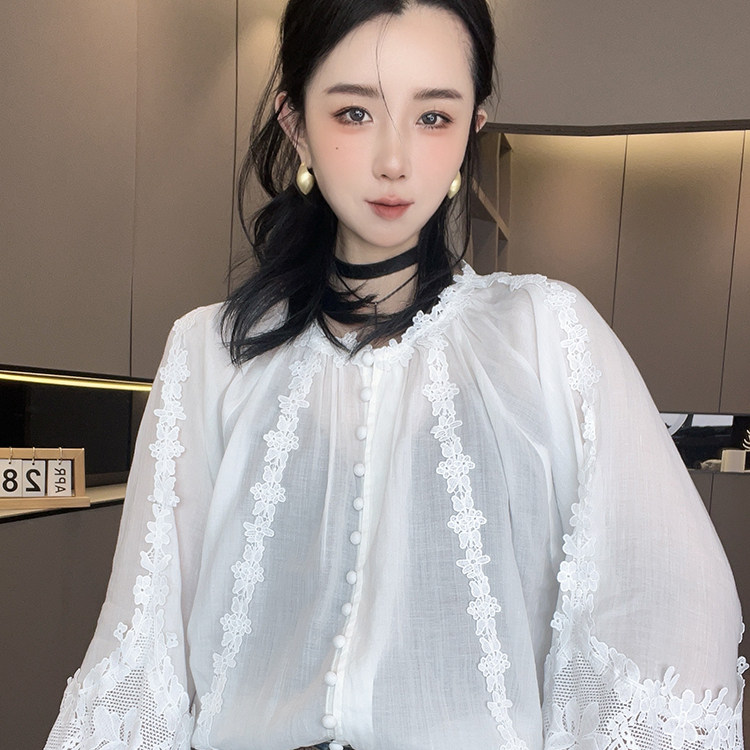 衬衫女2026春季新款欧洲站蕾丝钩花拼接长袖衬衣单排扣灯笼袖上衣