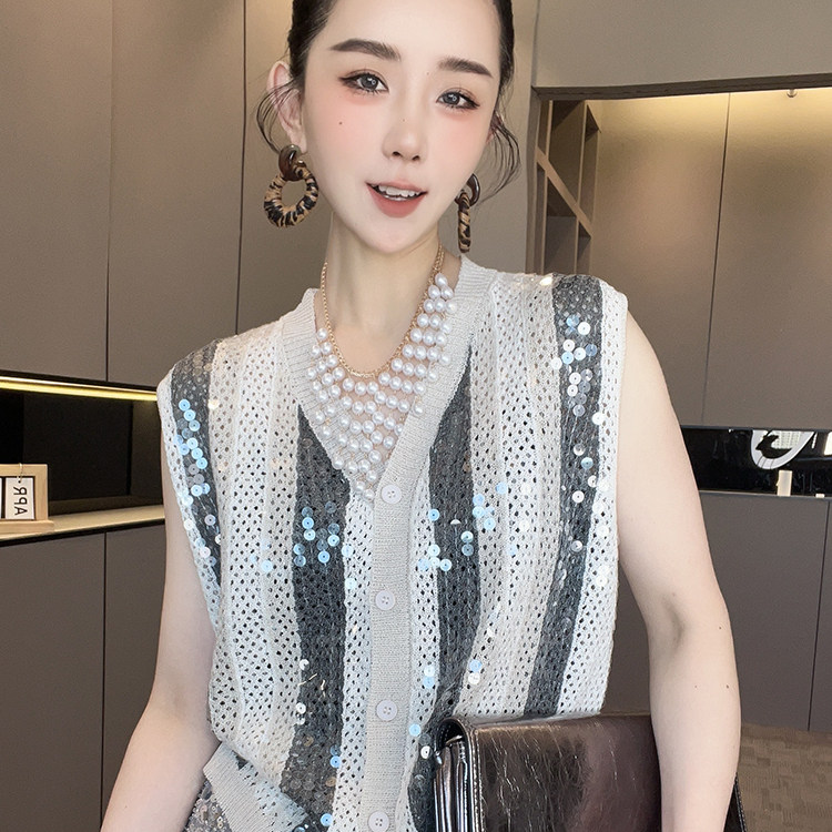 条纹针织背心女2026夏季新款时尚拼接重工亮片单排扣V领无袖上衣