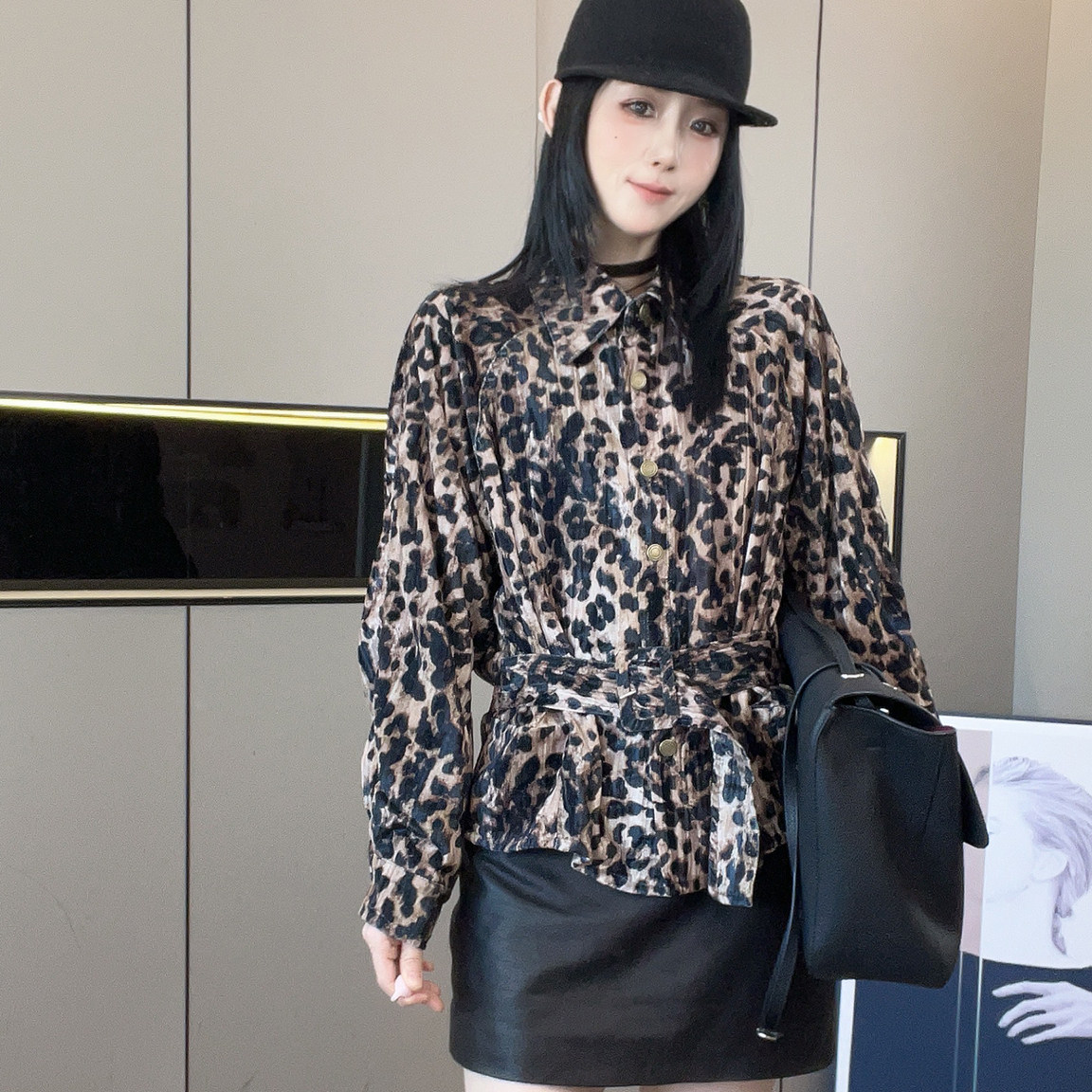 豹纹外套女2026秋季新款欧洲站美式时尚撞色拼接腰带收腰长袖上衣
