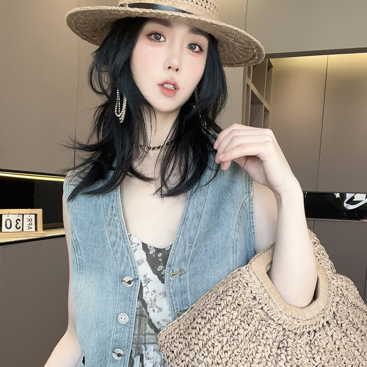 牛仔马甲女2026春季新款欧洲站V领短款外套单排扣牛仔衣无袖上衣