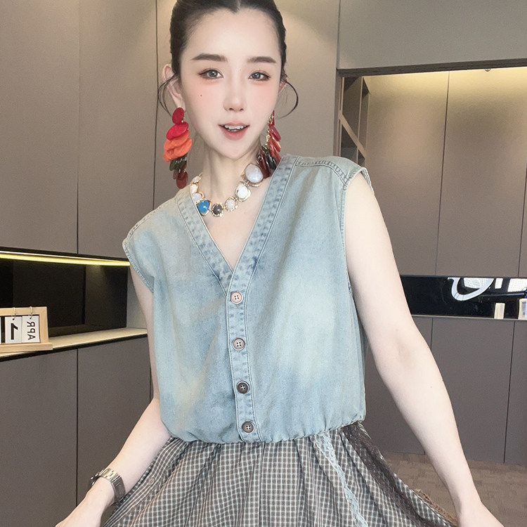 格子拼接牛仔连衣裙女2026夏季新款时尚不规则下摆假两件V领裙子