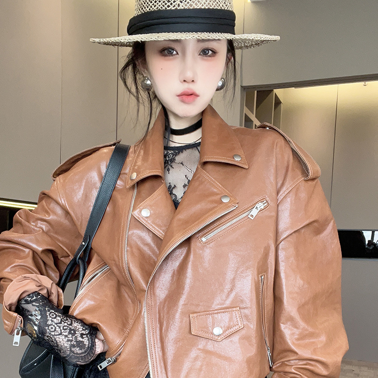皮衣女2025秋季新款宽松百搭纯色短款绵羊皮真皮外套翻领长袖上衣