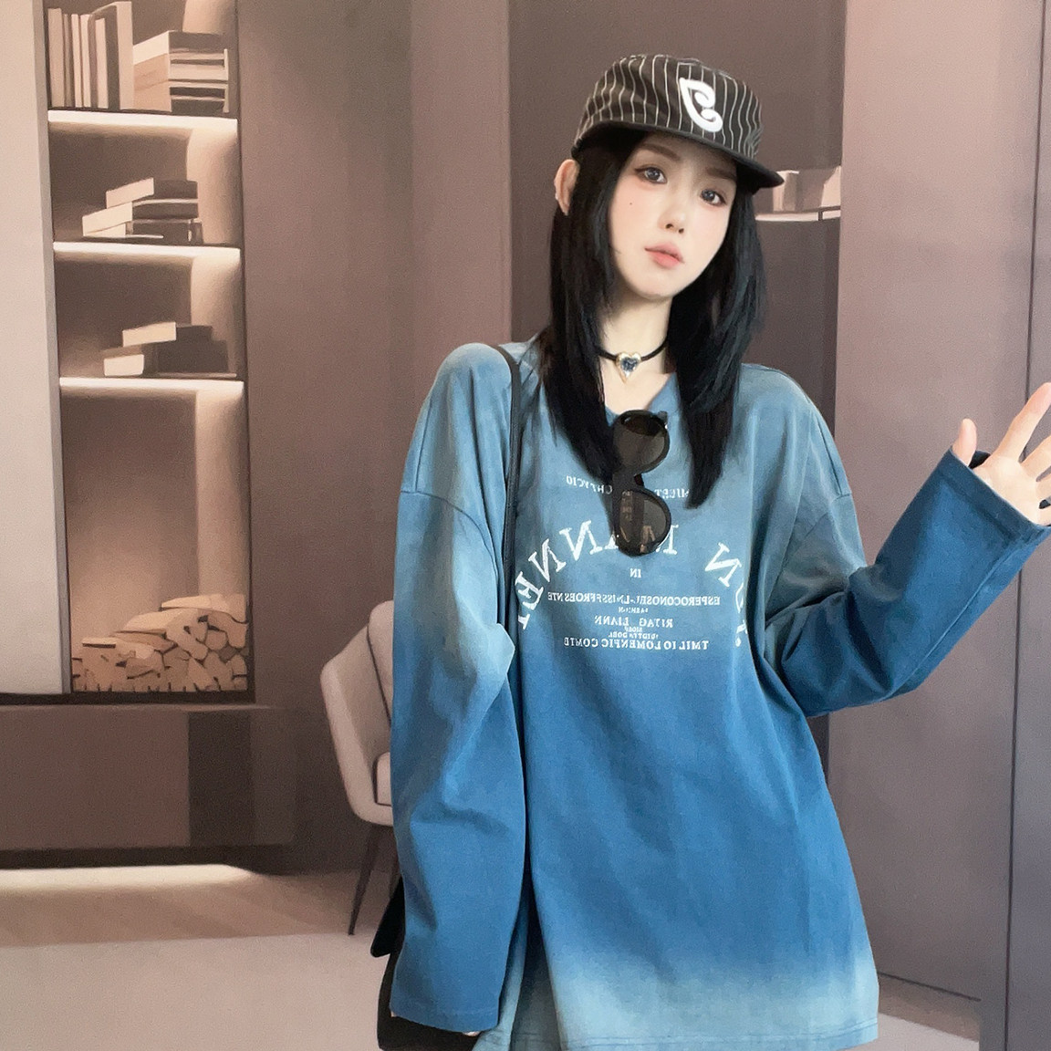 长袖T恤女2026秋季新款撞色拼接字母印花渐变打底衫中长款上衣