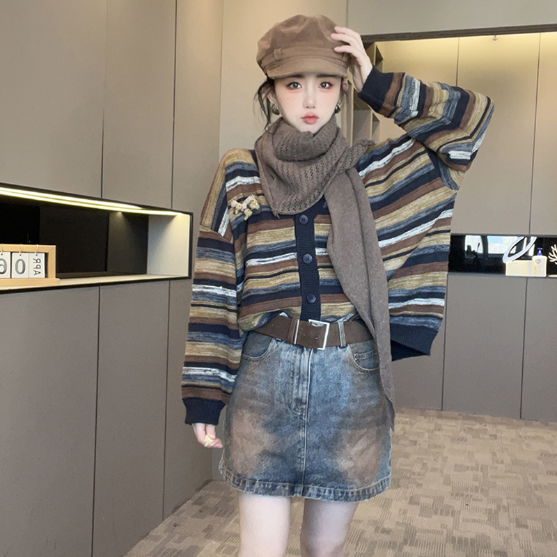 条纹毛衣女2025秋季新款拼接卡通小马针织披肩单排扣长袖开衫上衣