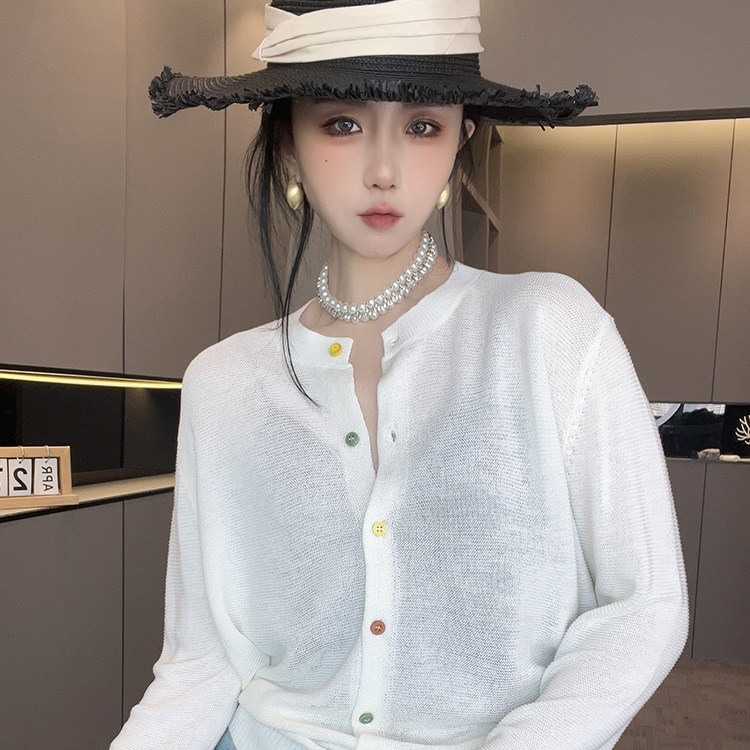 针织衫女2026春季新款欧洲站设计感纯色单排扣小衫圆领长袖上衣
