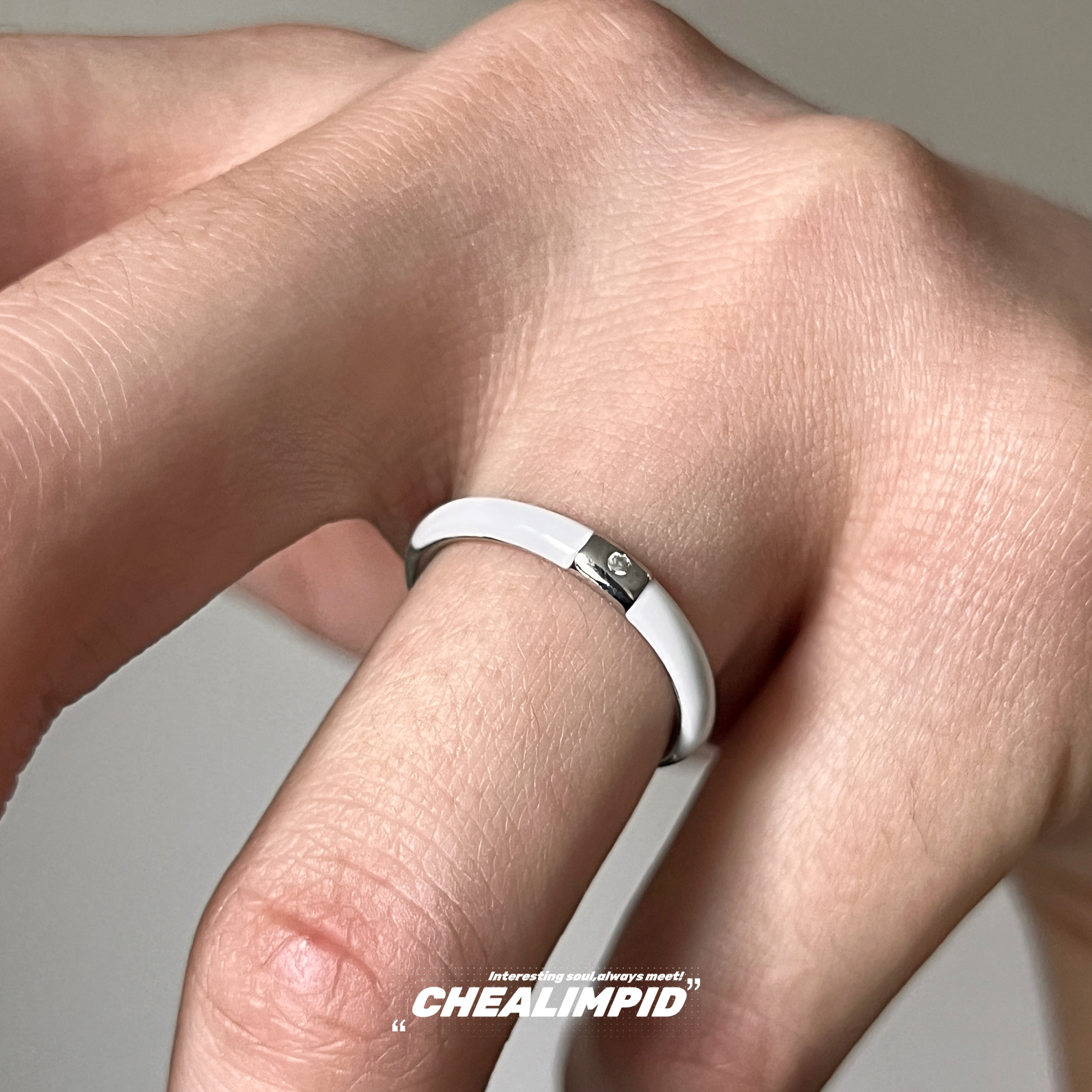 CHEALIMPID/.素雅瓷白极简小众设计锆石戒指轻奢简约潮流男女指环