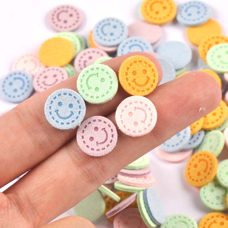 圆形韩国绒笑脸图案彩色手工制作布标布贴服饰DIY标签铭牌50个/包