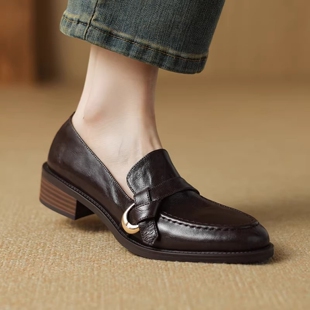 真皮中跟乐福鞋女2025秋冬新款软底羊皮单鞋英伦风复古棕色小皮鞋