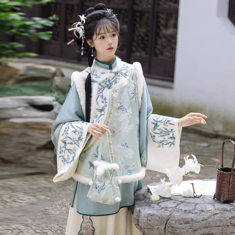 汉服清汉女新中式古风拜年服秋冬