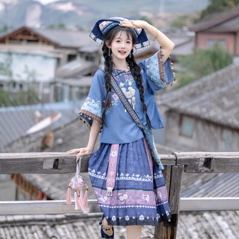 汉服民族风刺绣斜襟大袖上衣半裙
