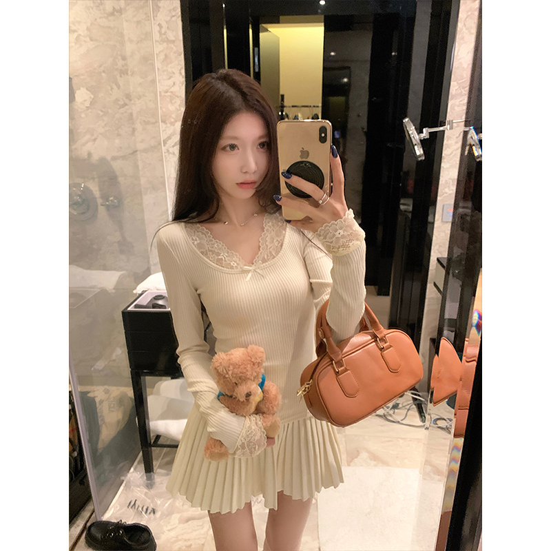 蕾丝拼接纯欲修身长袖T恤