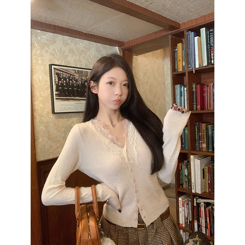 MosesQueen魔西女王蕾丝V领针织衫秋装新款薄款修身纯欲开衫上衣
