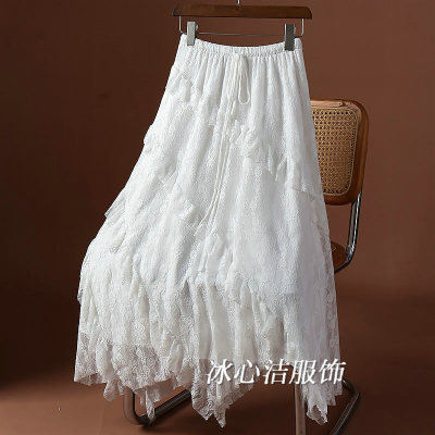 设计感白色不规则蕾丝拼接半身裙